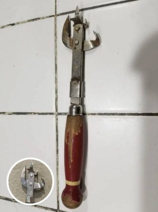 Internet Users Stumped Over What This ‘Tool’ Is